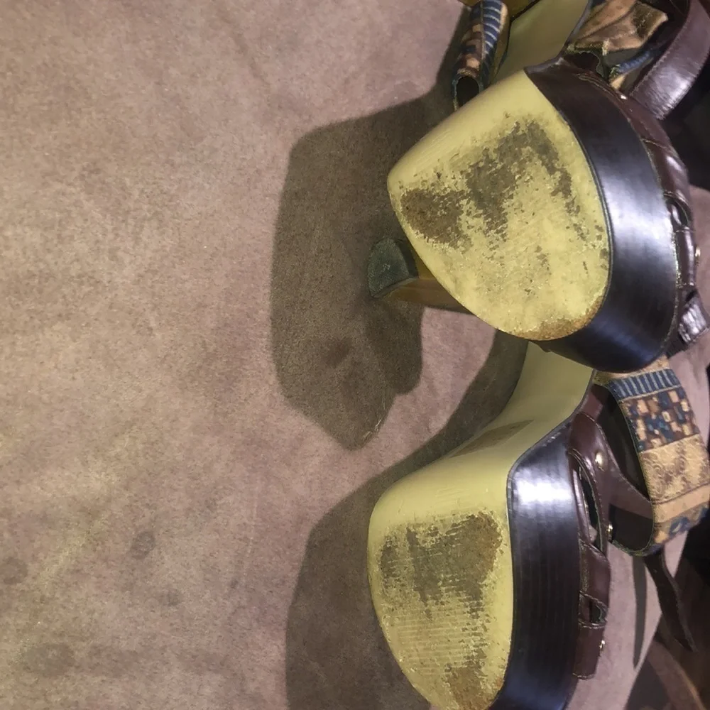 Bakers vintage Y2K 90s studded leather platform heels 7.5M